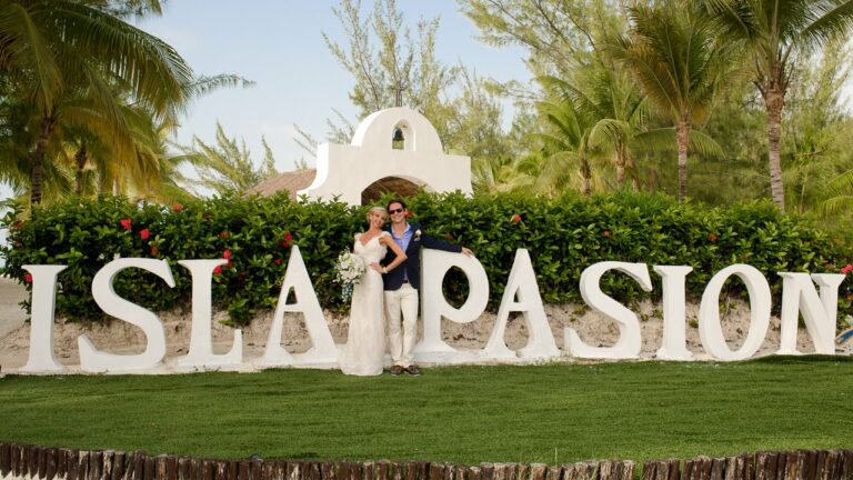 Read more about the article Isla Pasion Cozumel Destination Wedding