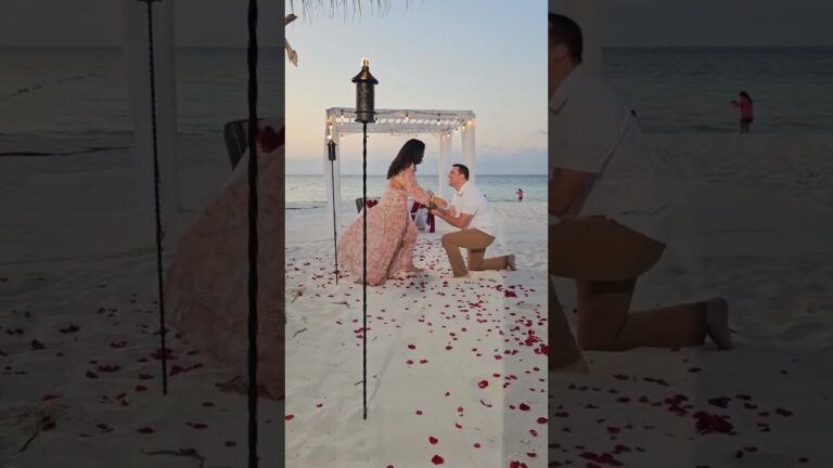 Read more about the article She didn’t expect this surprise #cancunproposal #proposalplanner #marryme #shesaidyes