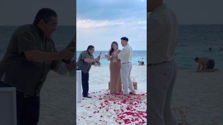 Read more about the article He proposed with her family besides them! #cancunproposalplanner #beachproposal #love #beach #sunset