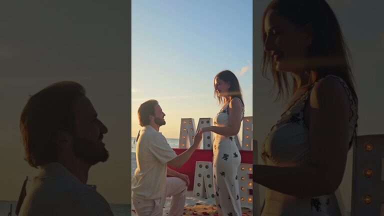 Read more about the article Golden hour for a golden love💖 #cancunproposal #proposal #proposalplanner #love #beach #cancun