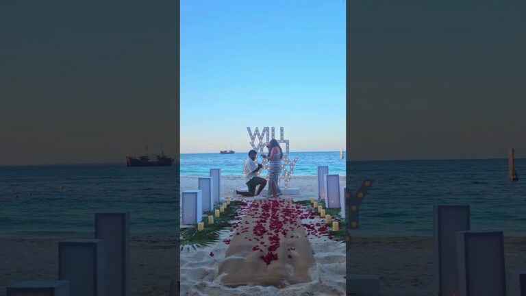 Read more about the article a beautiful mix of love and family 💓 #cancunproposalplanner #luxuryproposal #sunset #beach #love