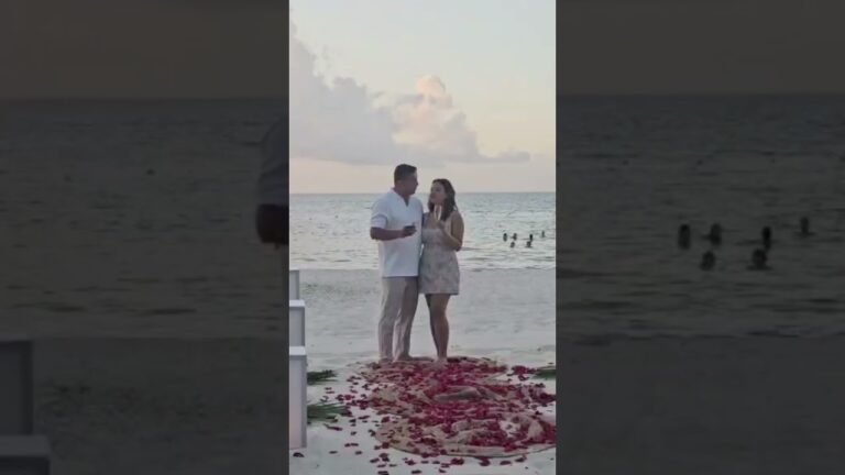 Read more about the article Sometimes the sweetest moments are the simplest ones 💍 #cancunproposal #shesaidyes