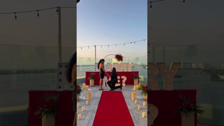 Read more about the article Sunset vibes and serious questions ๐โจ #cancunproposalplanner #rooftop #romanticdinner #fyp #luxury