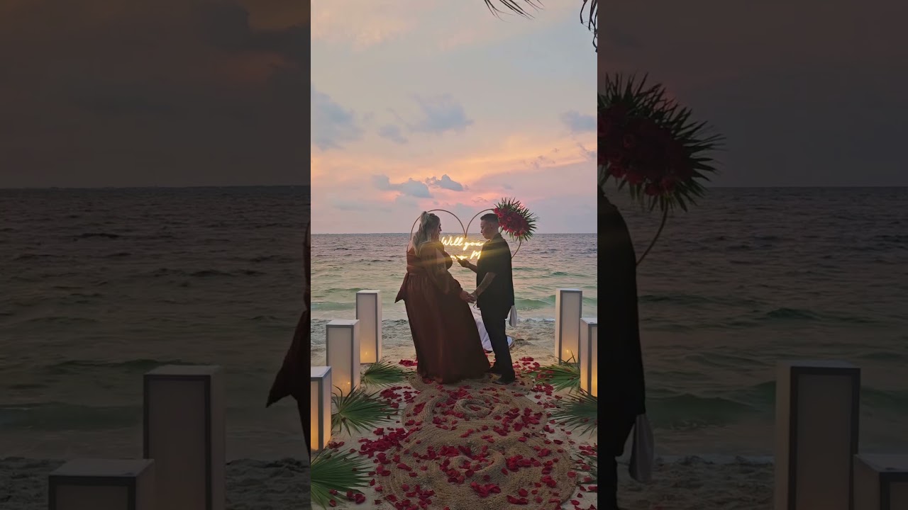Read more about the article A sunset, a shoreline, a promise of forever💞 #cancunproposal #proposalplanner #proposal