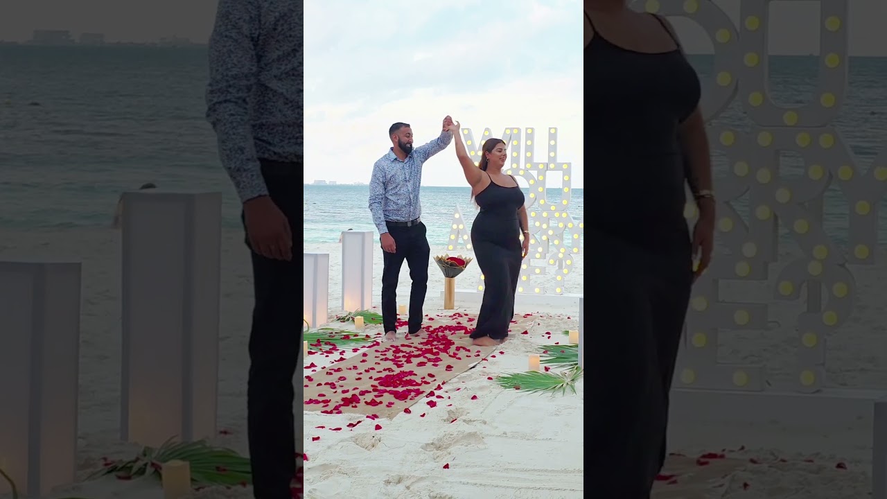 Read more about the article A surprise proposal on the beach… and her reaction says it all!#cancunproposal #proposalplanner