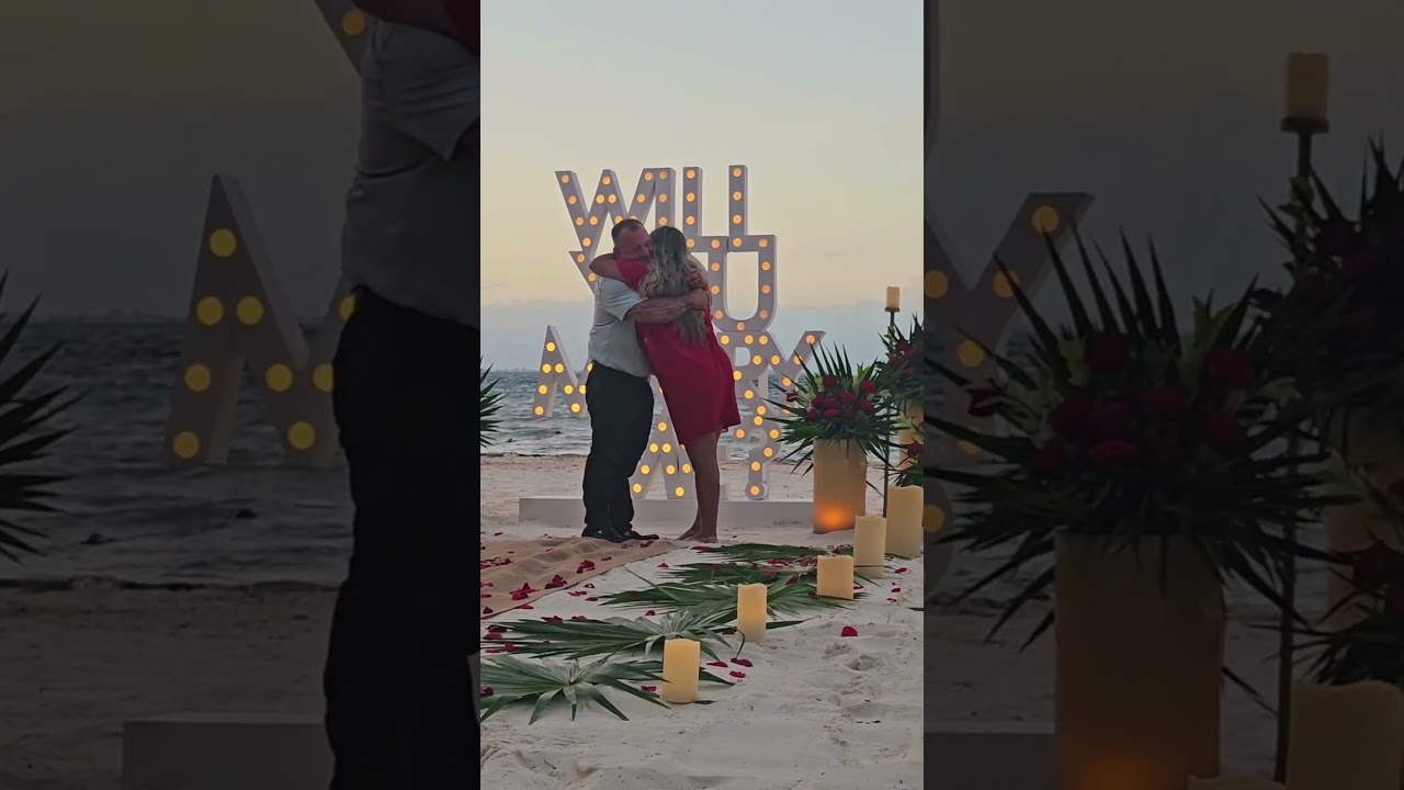 Read more about the article Forever started at sunset 🌅 #cancunproposal #love #proposalplanner #proposal #sunset #cancun #beach