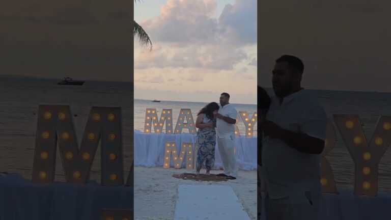 Read more about the article When she has no idea what you have planned during your Cancun vacation! #cancunproposal #love