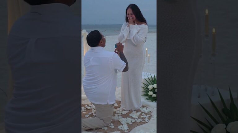 Read more about the article 7 years together and he proposed to her on his birthday trip #cancunproposal #love