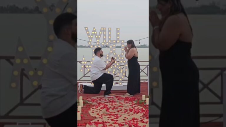 Read more about the article Golden hour hit different that evening. Someone got engaged 💍#cancunproposal