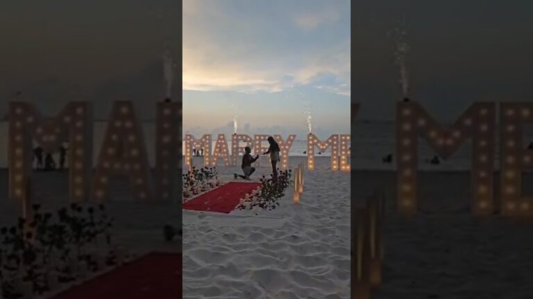 Read more about the article She thought it was a dinner on the beach #surpriseproposal #cancunproposal #marryme #shesaidyes